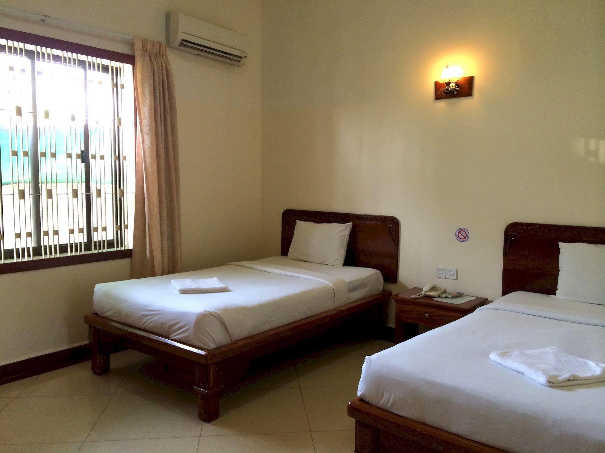 Victoria Hotel Battambang Kültér fotó